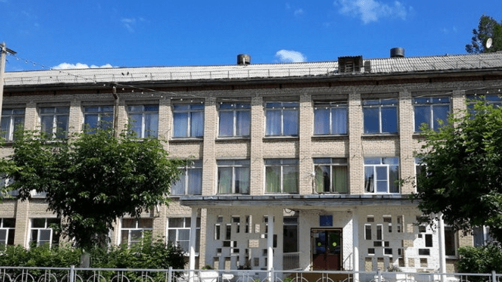 Минобр и прокуратура проверили школы в Челябинской области, где подрядчик сорвал сроки ремонта