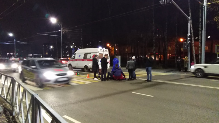 «Летают, как по трассе»: в Ярославле на отремонтированном Тутаевском шоссе сбили женщину-пешехода