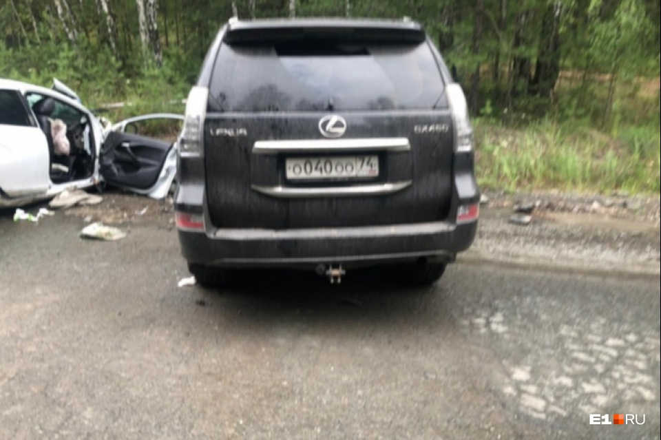 Бизнесмен управлял Lexus сам Бизнесмен управлял Lexus сам