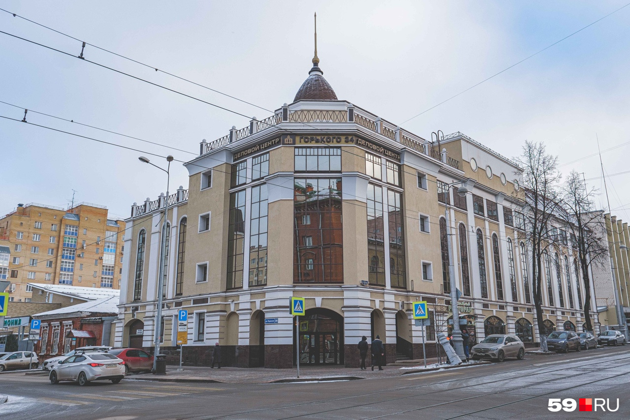 Здание на улиуце Горького Здание на улиуце Горького