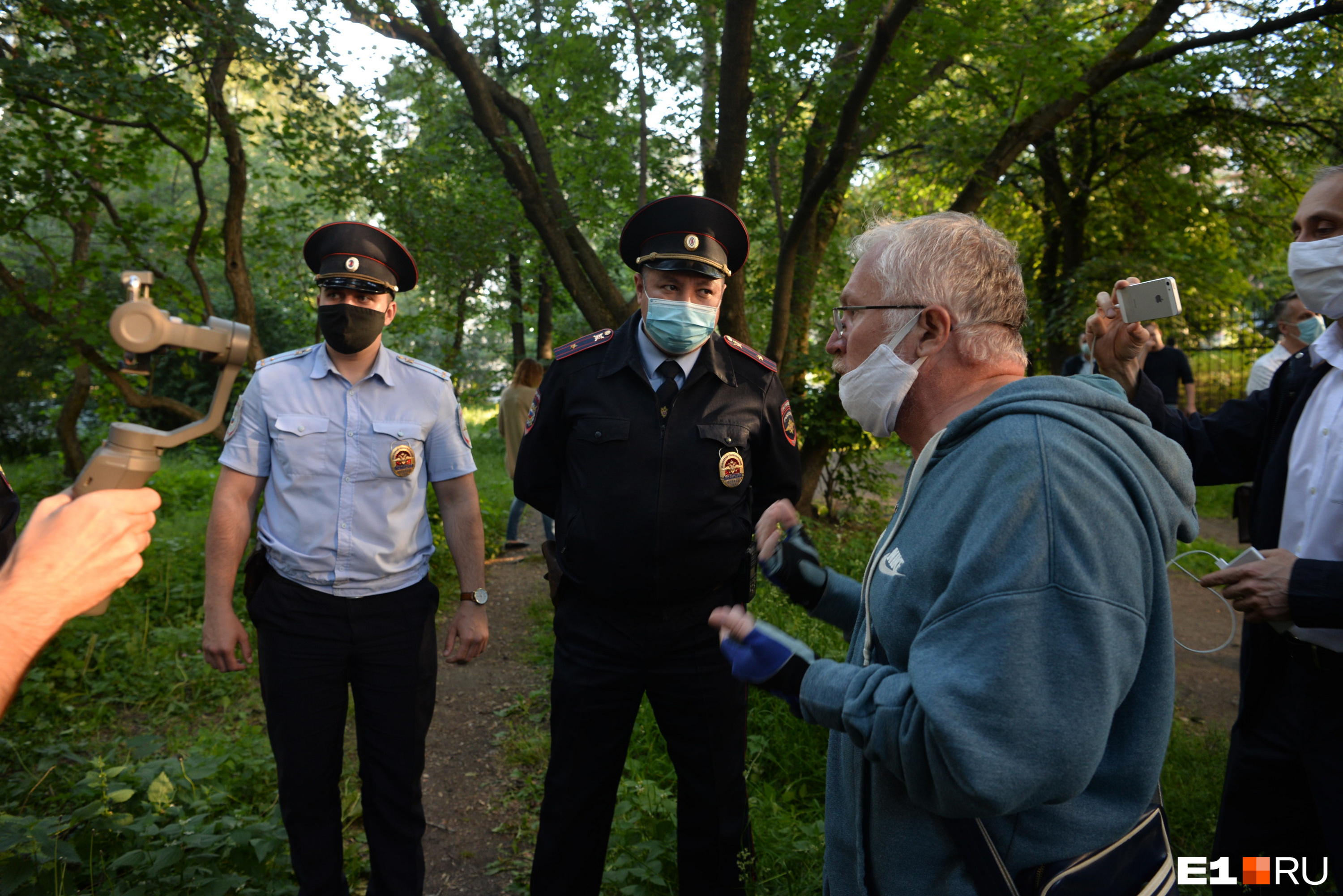 В парке был и депутат гордумы Константин Киселев, полицейские наблюдали