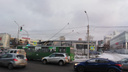 Посыпались искры: троллейбус оборвал провода в Октябрьском районе Новосибирска