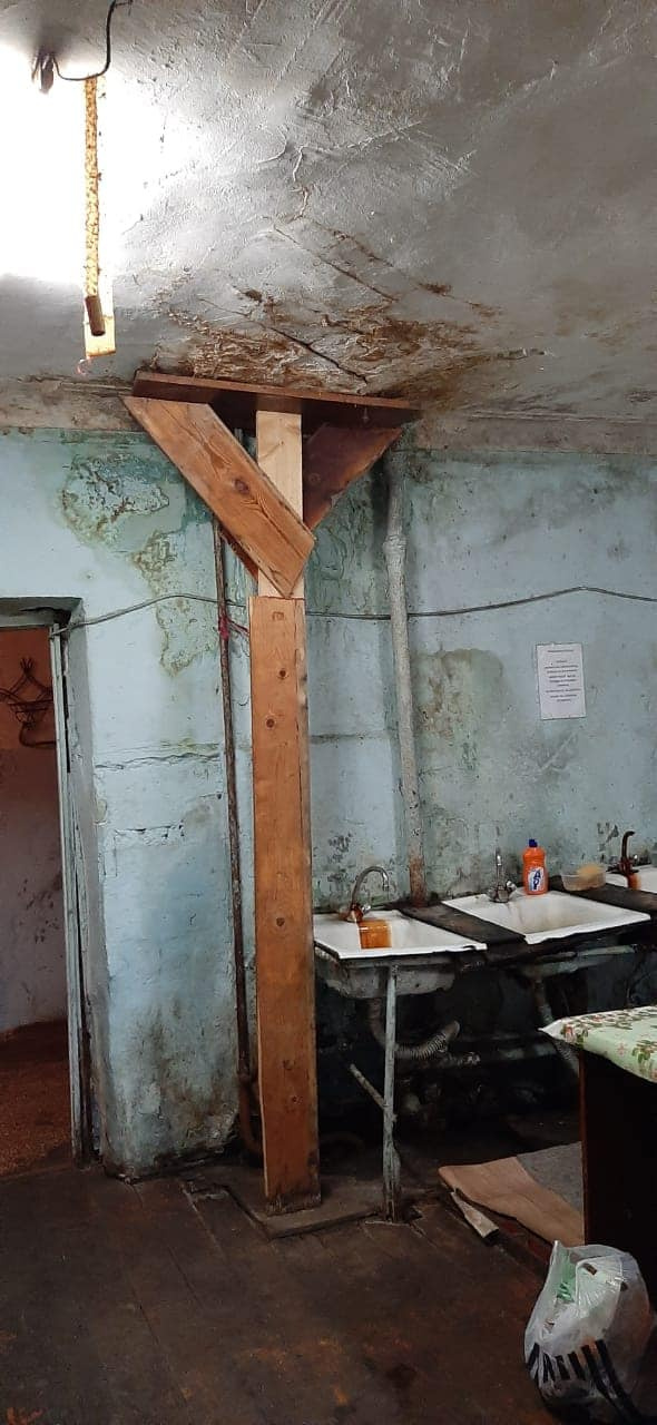Дом на Белинского, 19 уже давно находится в таком состоянии Дом на Белинского, 19 уже давно находится в таком состоянии