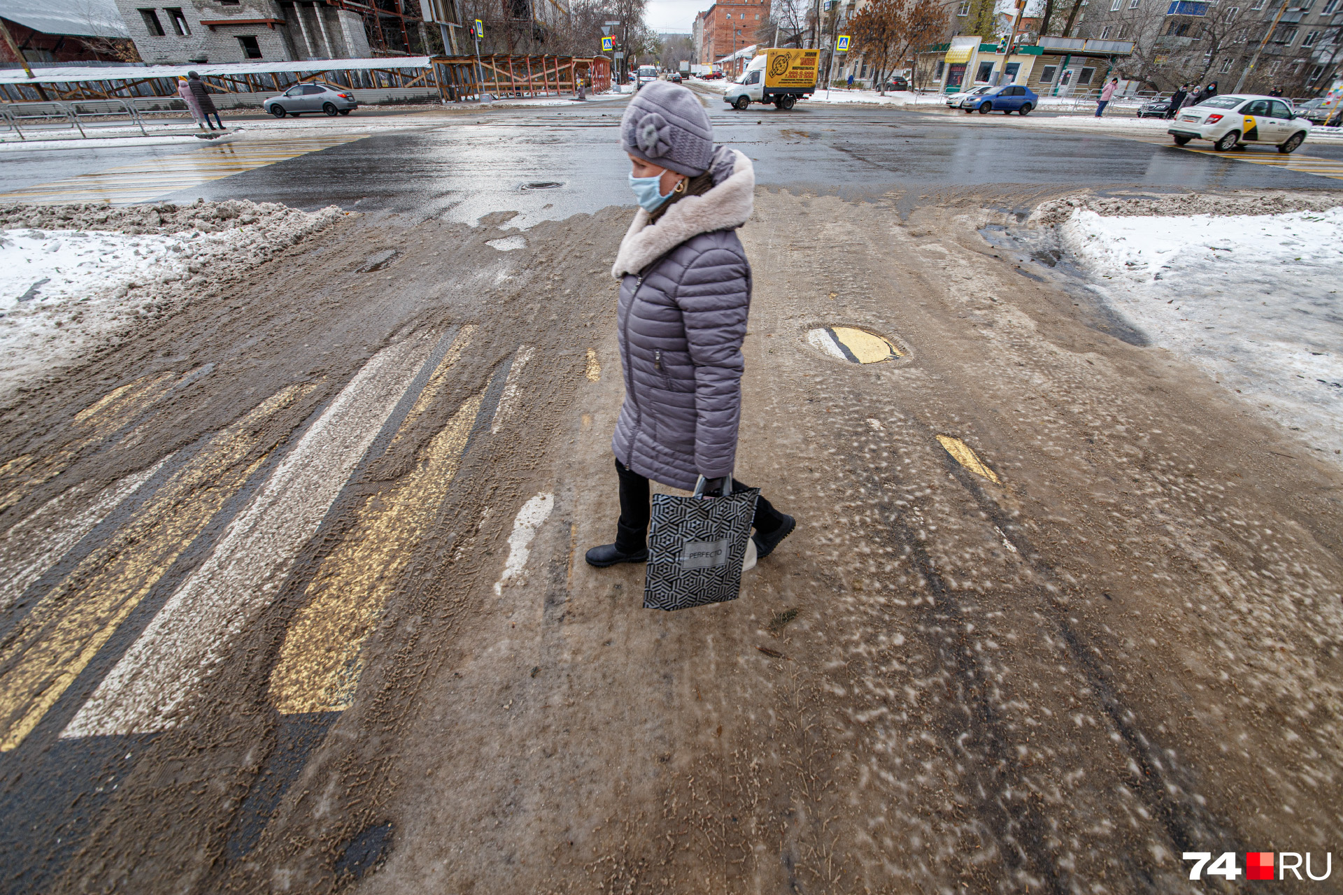 Местами лед еще сохраняется на пешеходных переходах