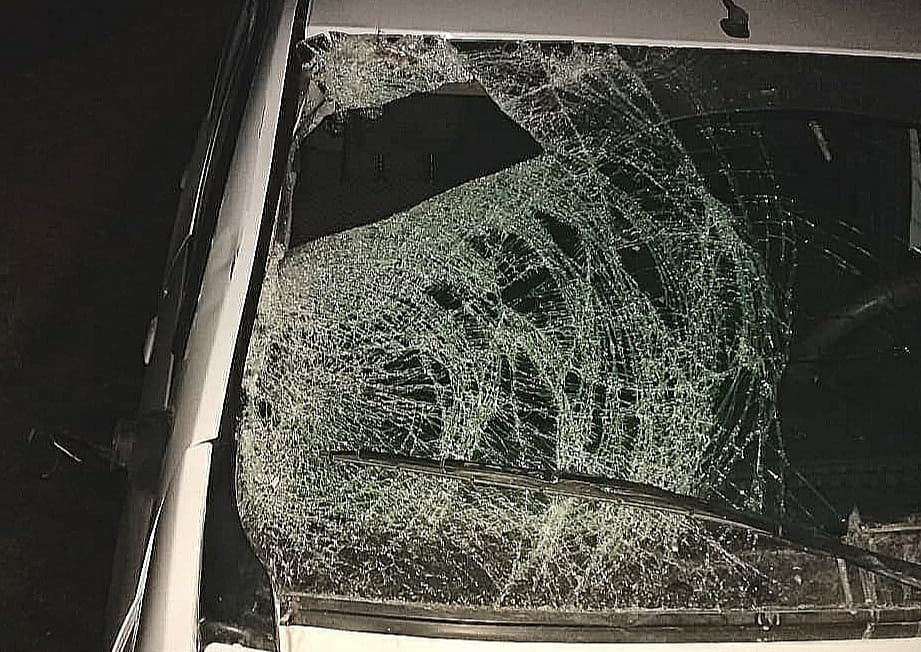 От удара мужчину откинуло на лобовое стекло автомобиля