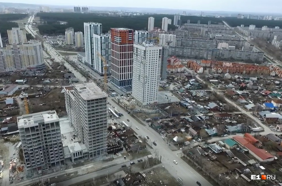 Вячеслав Трапезников считает, что новые дома нужно строить на месте старых, а не заставлять город расти вширь