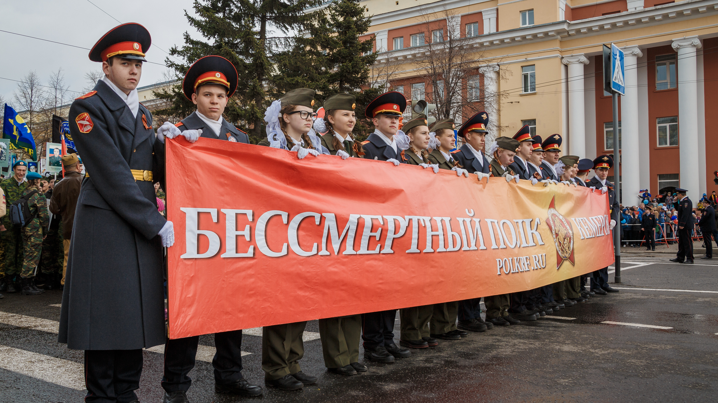 «Бессмертный полк» собирает участников: узнали, когда и где начнется шествие в Кемерове и Новокузнецке