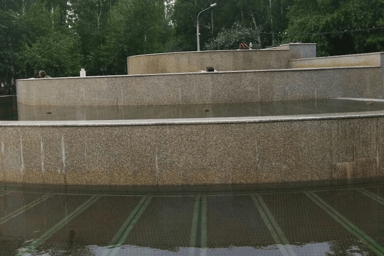 «Дети купаются в фонтане в ПКиО "Березовая роща"», — написала нам читательница Ирина, приславшая фото «Дети купаются в фонтане в ПКиО "Березовая роща"», — написала нам читательница Ирина, приславшая фото