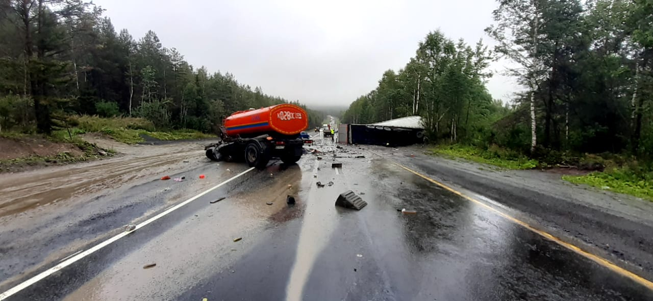 Большегруз 40 рус попал в дтп