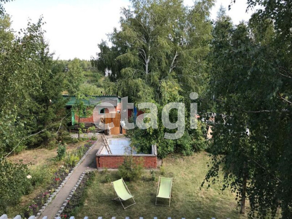 Также здесь есть свой бассейн Также здесь есть свой бассейн