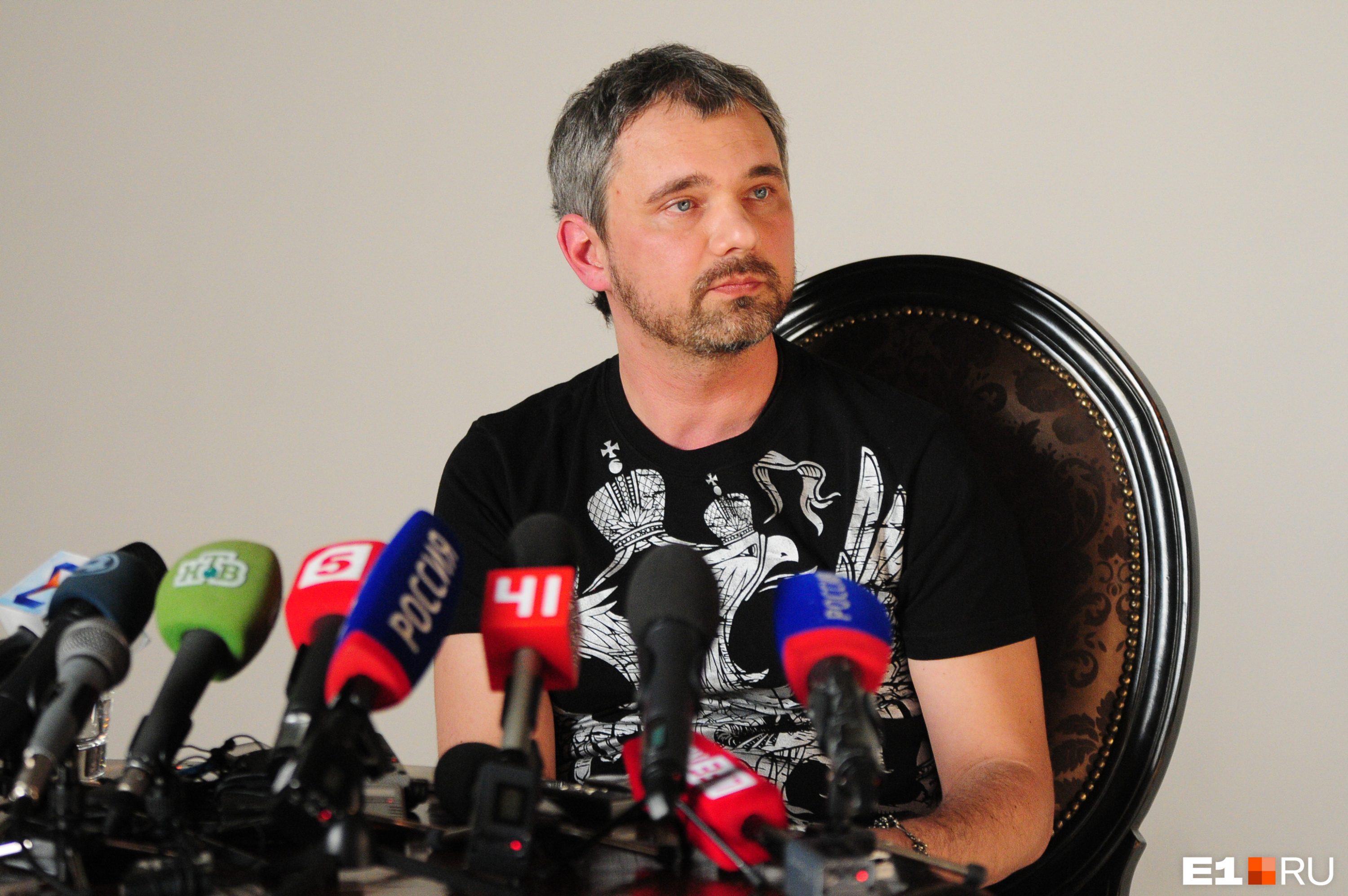 Дмитрий устроил пресс-конференцию, в ходе которой заявил, что не убивал Юлию