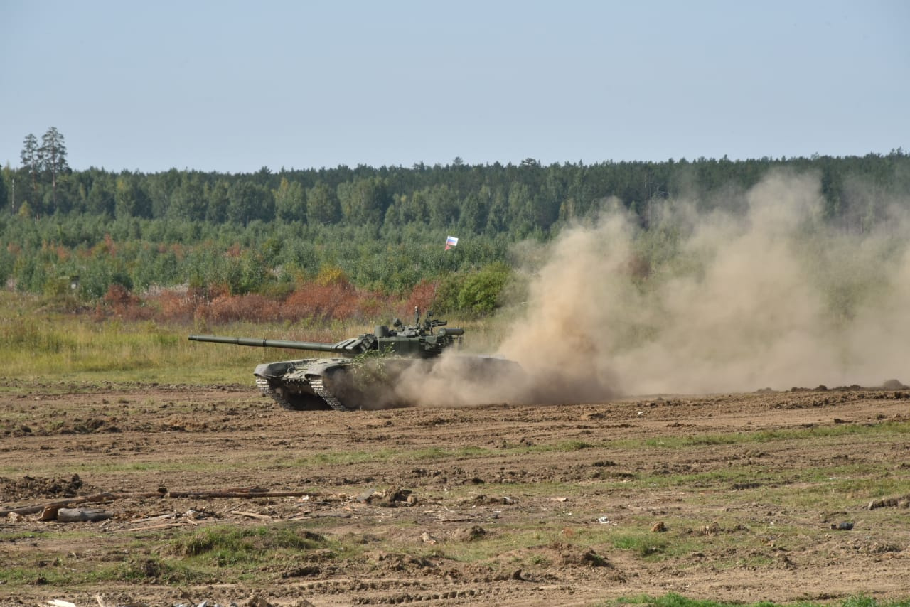 Каждый танк Т-72Б3М весит 40 тонн
