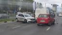 «Столкнулись сразу четыре машины»: в Ярославле на крупном проспекте произошло массовое ДТП. Видео
