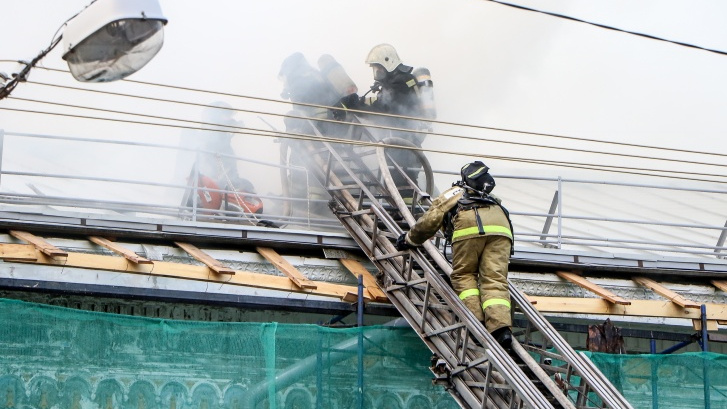 В МЧС назвали предварительную причину пожара в Литературном музее им. Горького