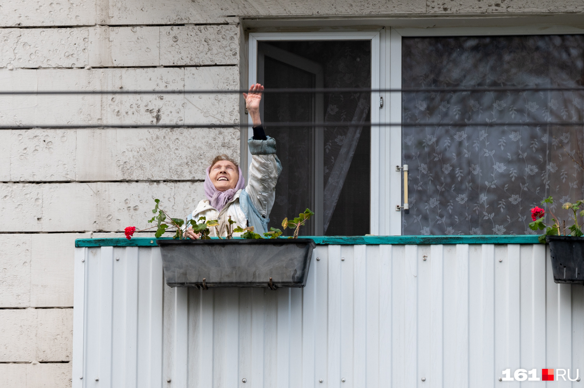 Ростовчане с восхищением наблюдали за крылатыми боевыми машинами Ростовчане с восхищением наблюдали за крылатыми боевыми машинами