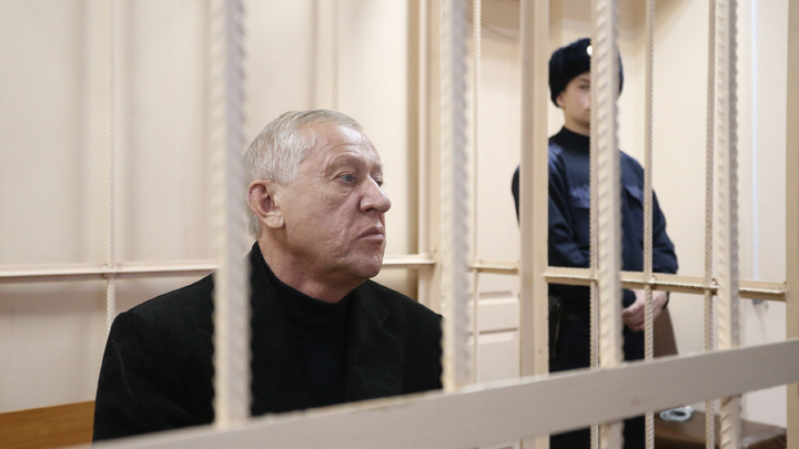 Бывшему мэру Челябинска Евгению Тефтелеву продлили домашний арест по делу о взятках