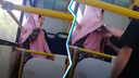 Сибирячка закатила истерику в автобусе из-за требования надеть маску (и ударила полицейских)