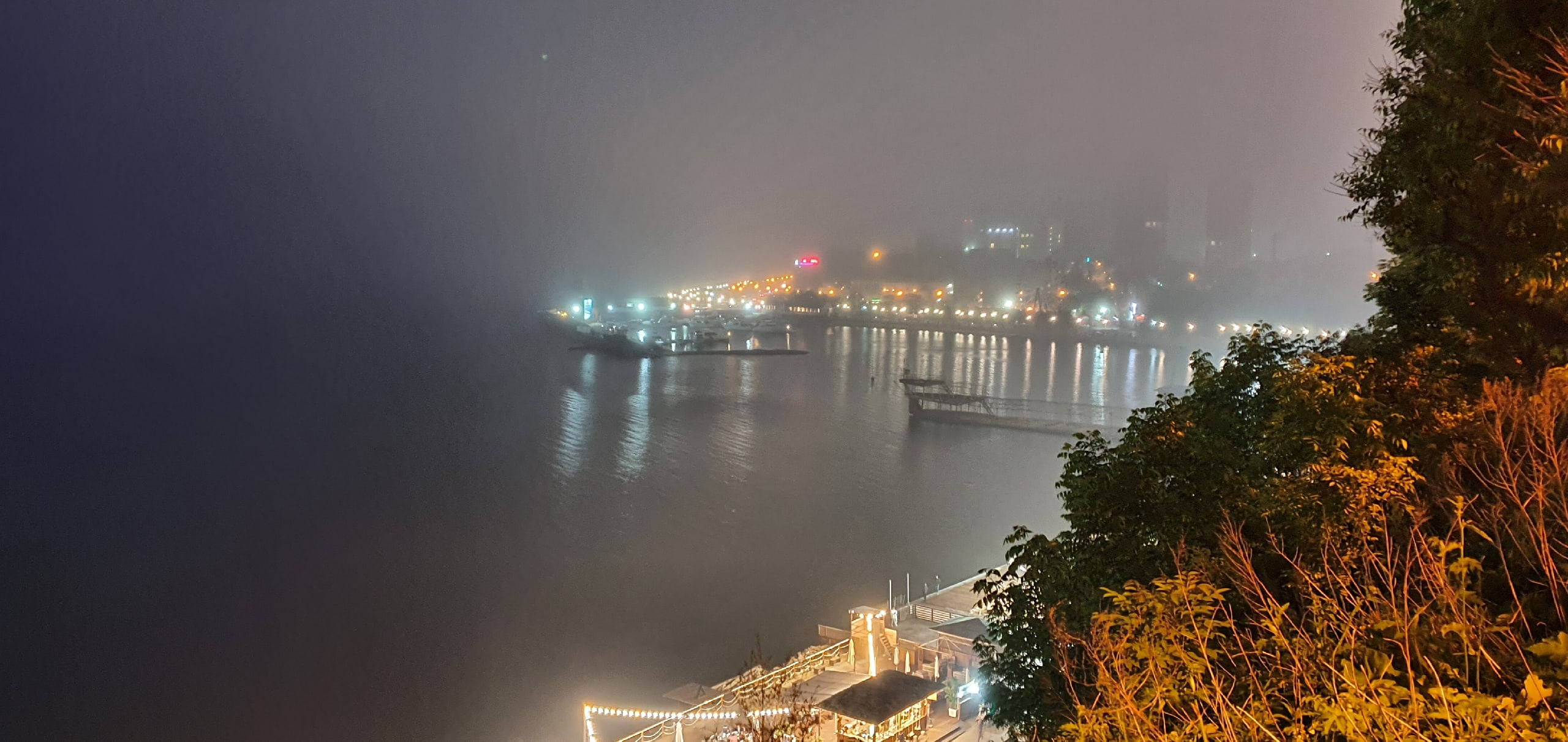 Такой туман во Владивостоке каждый вечер