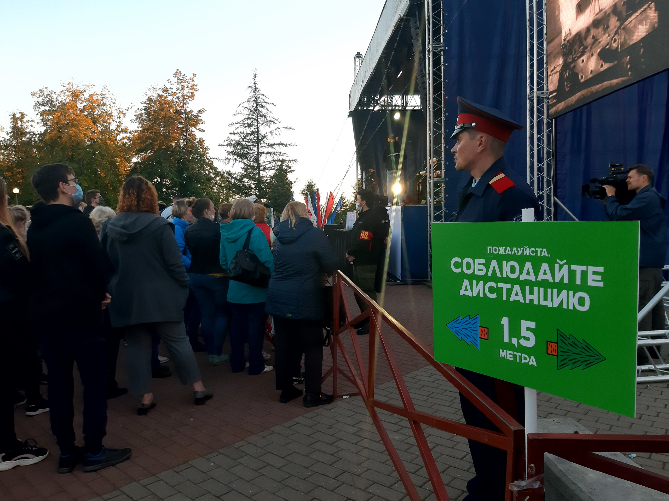 Кажется, на таблички никто не обращает внимания Кажется, на таблички никто не обращает внимания