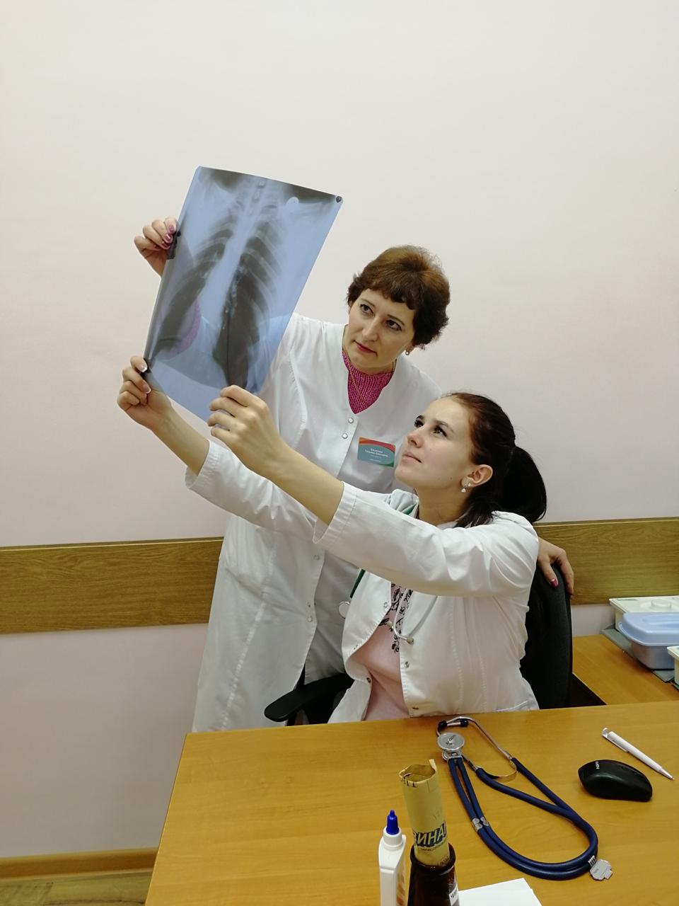 Татьяна Ульянова, лучший участковый педиатр (слева)