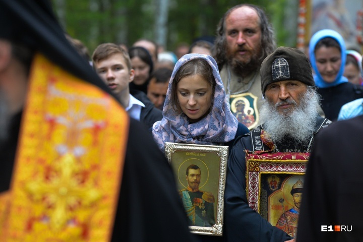 Наталья Поклонская с Сергием на крестном ходе