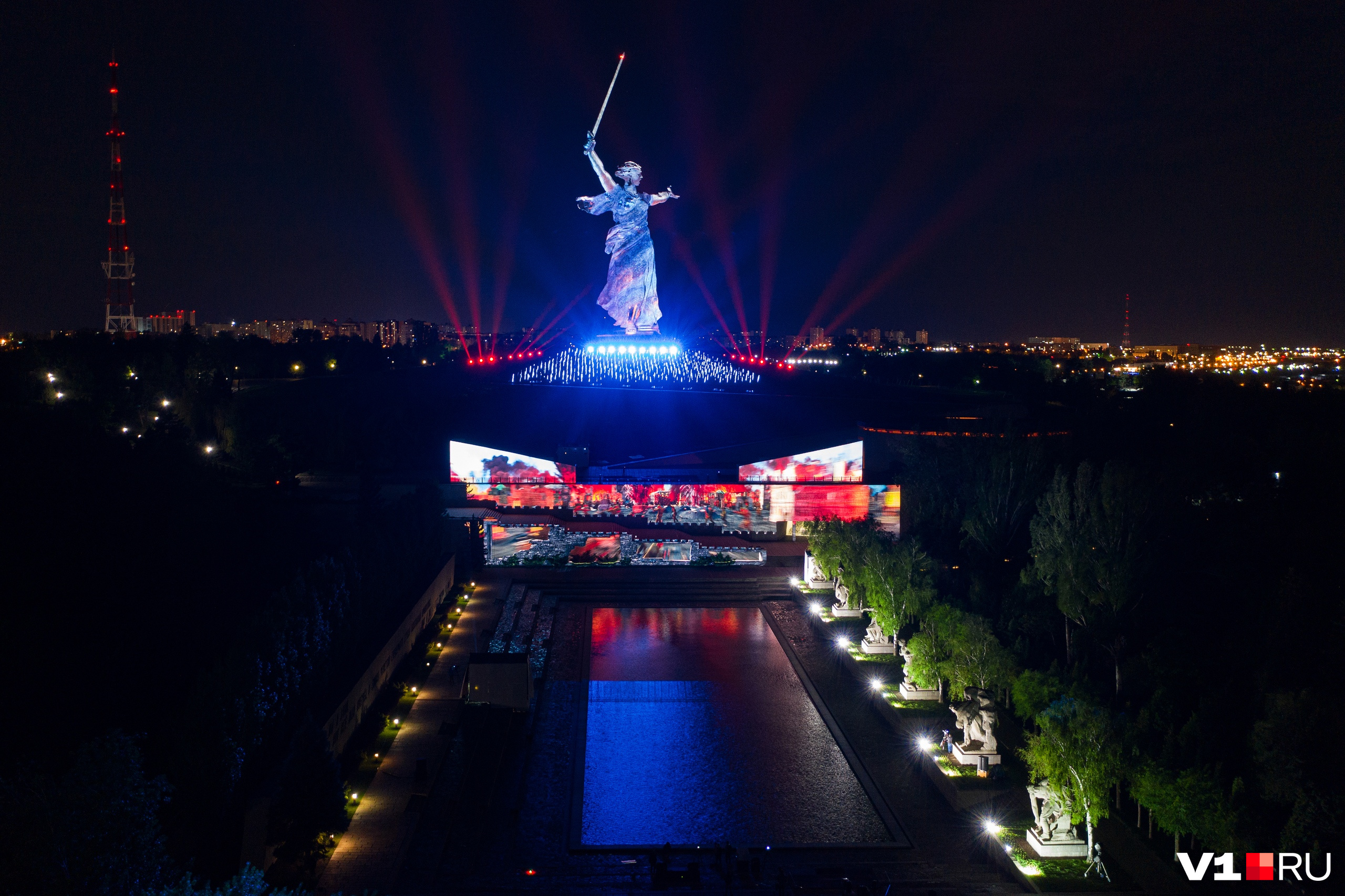 Волгоград ночью