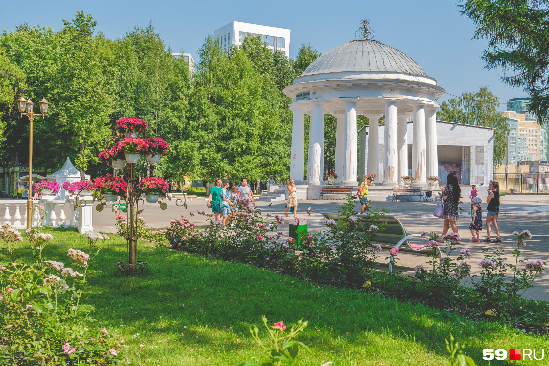 Горько пермь. Парк Горького Пермь. Ротонда в парке Горького Пермь. Горьковский парк Пермь 2021. Горьковский сад Пермь.