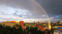 Разноцветное небо: в Новосибирске после дождя появилась удивительная двойная радуга