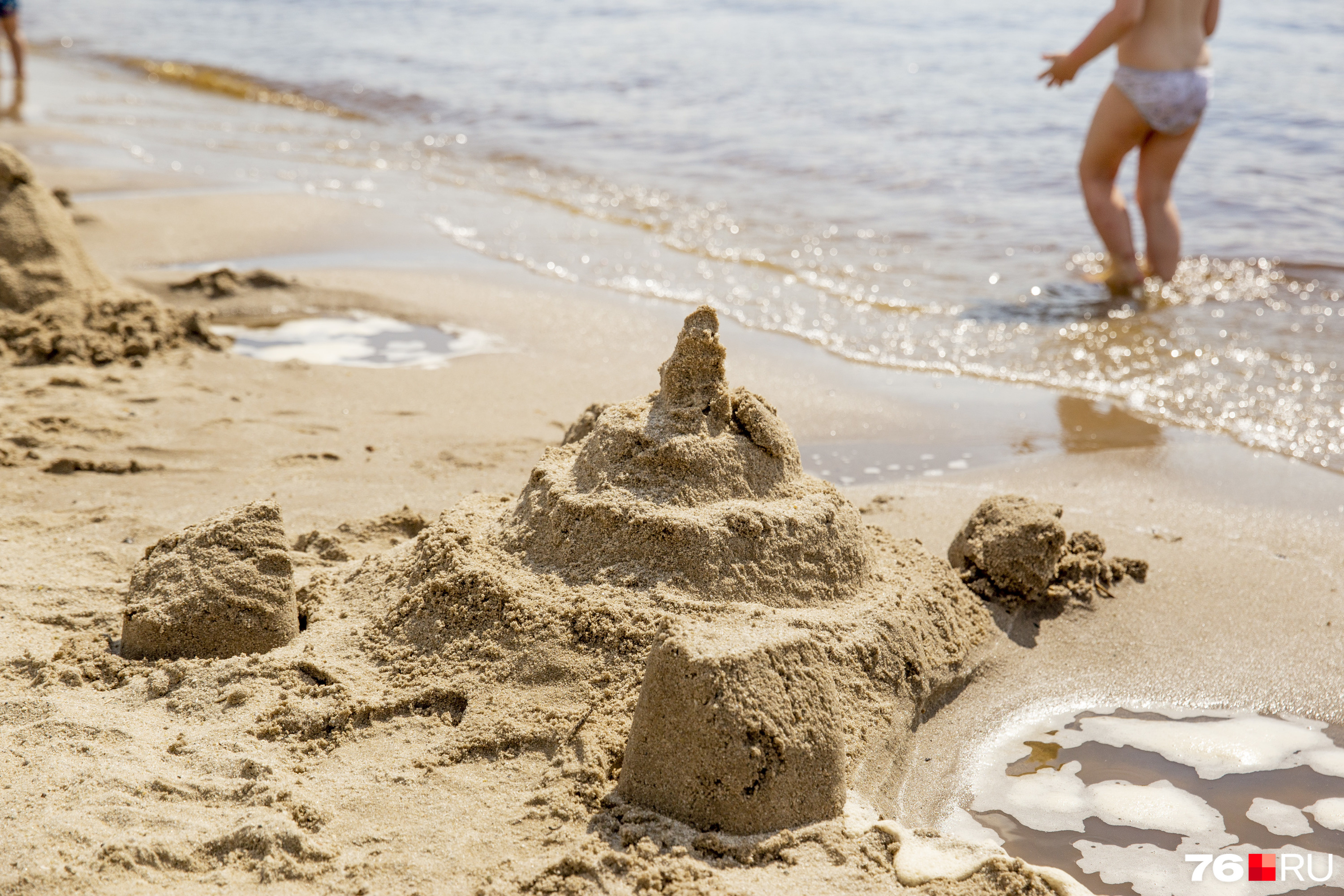 Пески фото разные. Сердечко на песке. Гиф рисование песком. Песочная анимация с днем рождения. Песок рисунок.