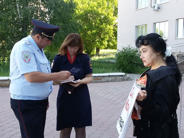 Благодаря участию в общественной деятельности у Ларисы Ясневой уже есть опыт общения с правоохранительными органами