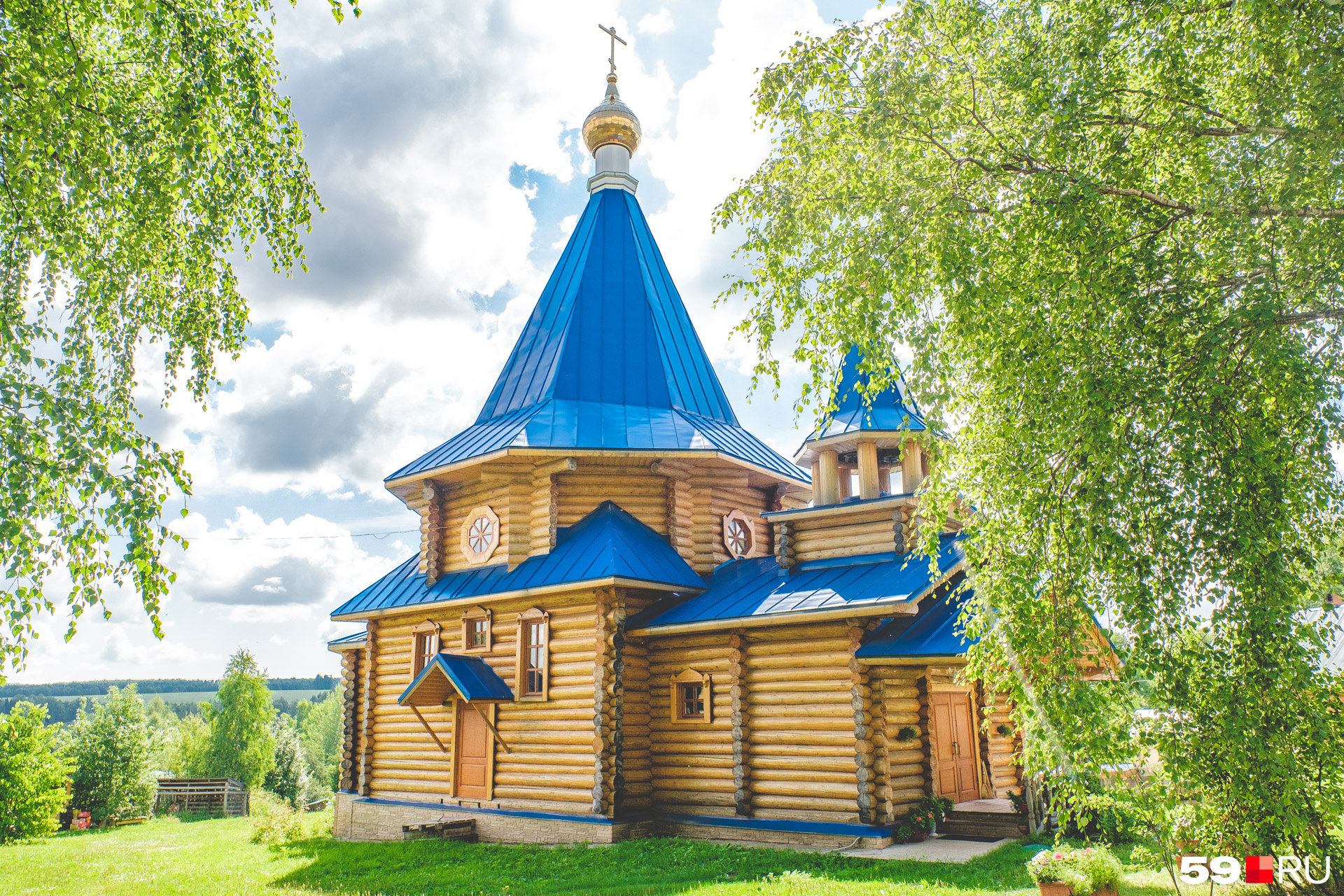 Храм на территории православной обители