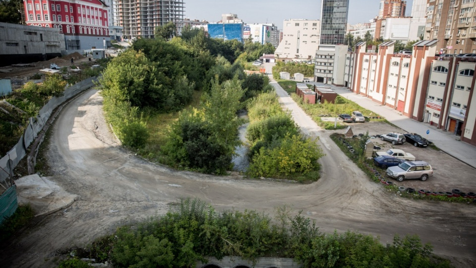 Новосибирская речка оказалась исключена из Росреестра — это позволило развернуть стройку на её берегах