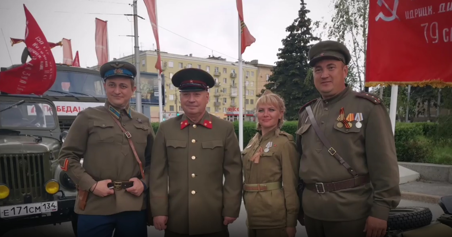 С орденом на груди Андрей Гимбатов снимался на фото и видео С орденом на груди Андрей Гимбатов снимался на фото и видео