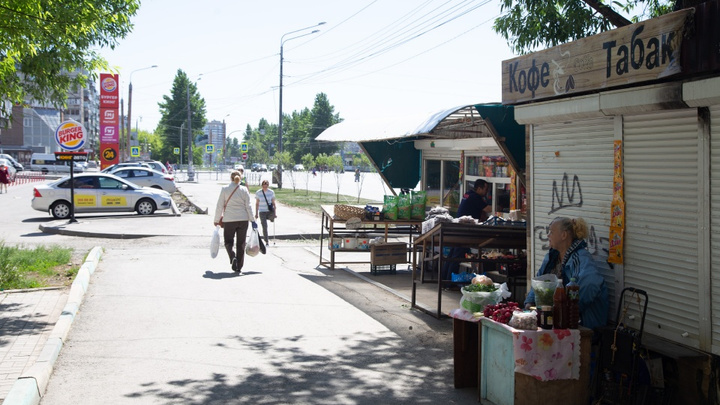 «Есть власть в Курчатовском районе или нет?»: мэр Челябинска резко высказалась о засилье ларьков