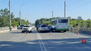 В Кировском районе Новосибирска произошло массовое ДТП с пятью автомобилями и автобусом: есть пострадавшие