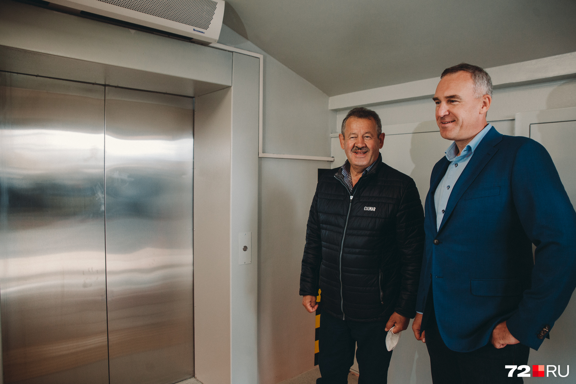 Николай Руссу ещё не знает, что лифт не приедет
