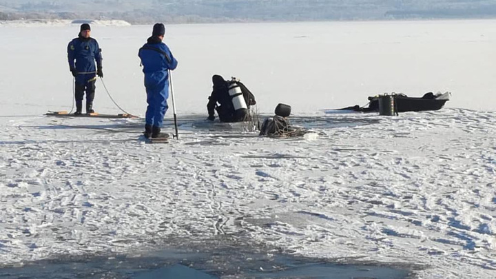Спасатели нашли мужчину, провалившегося под лед на озере Кандрыкуль в Башкирии