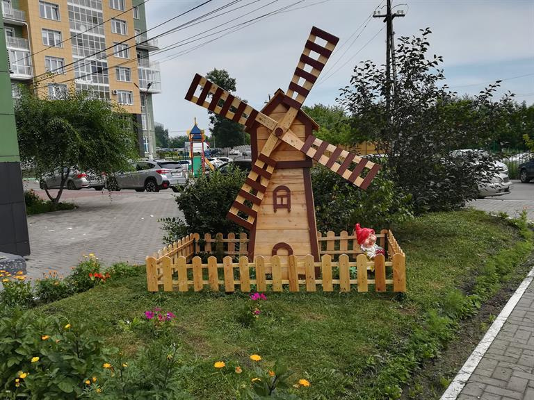 Мельница во дворе на Партизана Железняка Мельница во дворе на Партизана Железняка