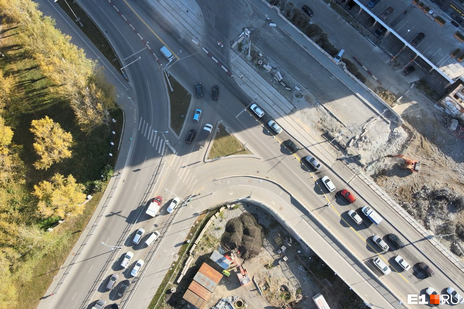 Пробка есть на мосту. Макаровский мост Екатеринбург. Пробка на дороге. Проект Калиновского моста в Екатеринбурге. Пробка Челябинск на мосту.