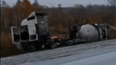На Ордынском шоссе столкнулись тягач и бензовоз — один водитель погиб