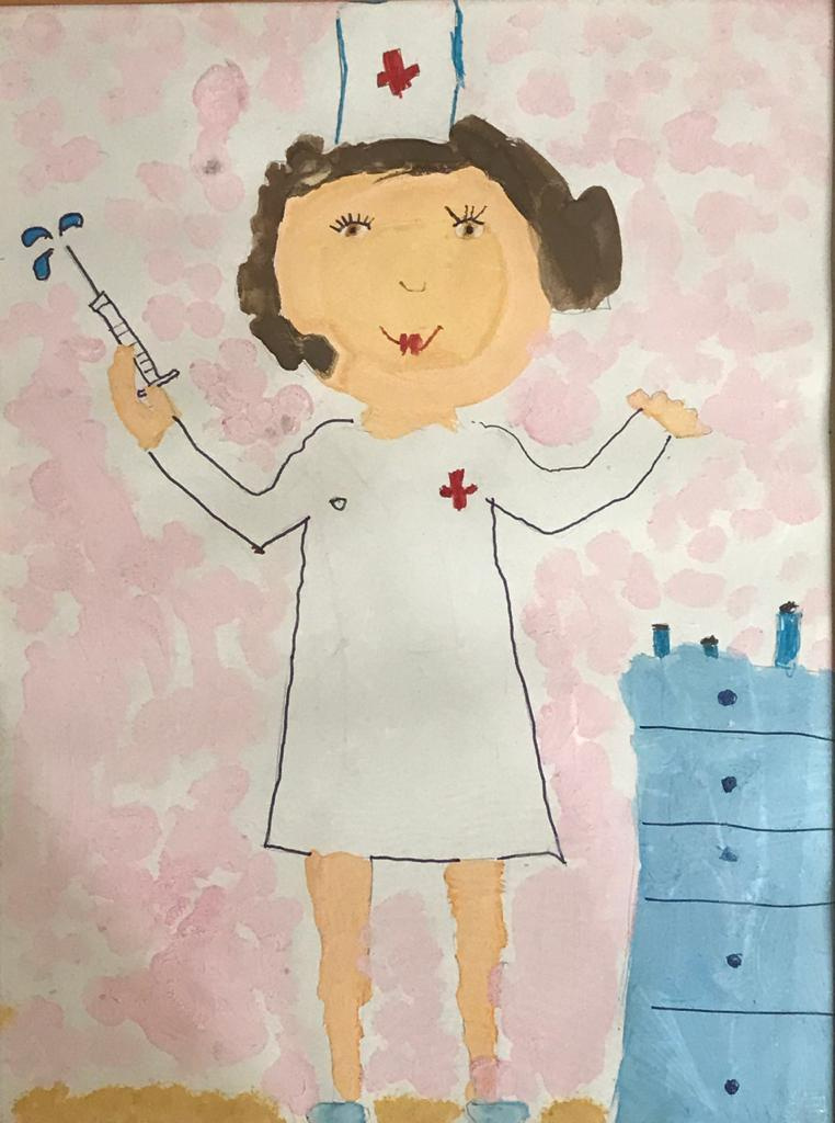 Так маленькая Катя рисует себя в образе врача 
