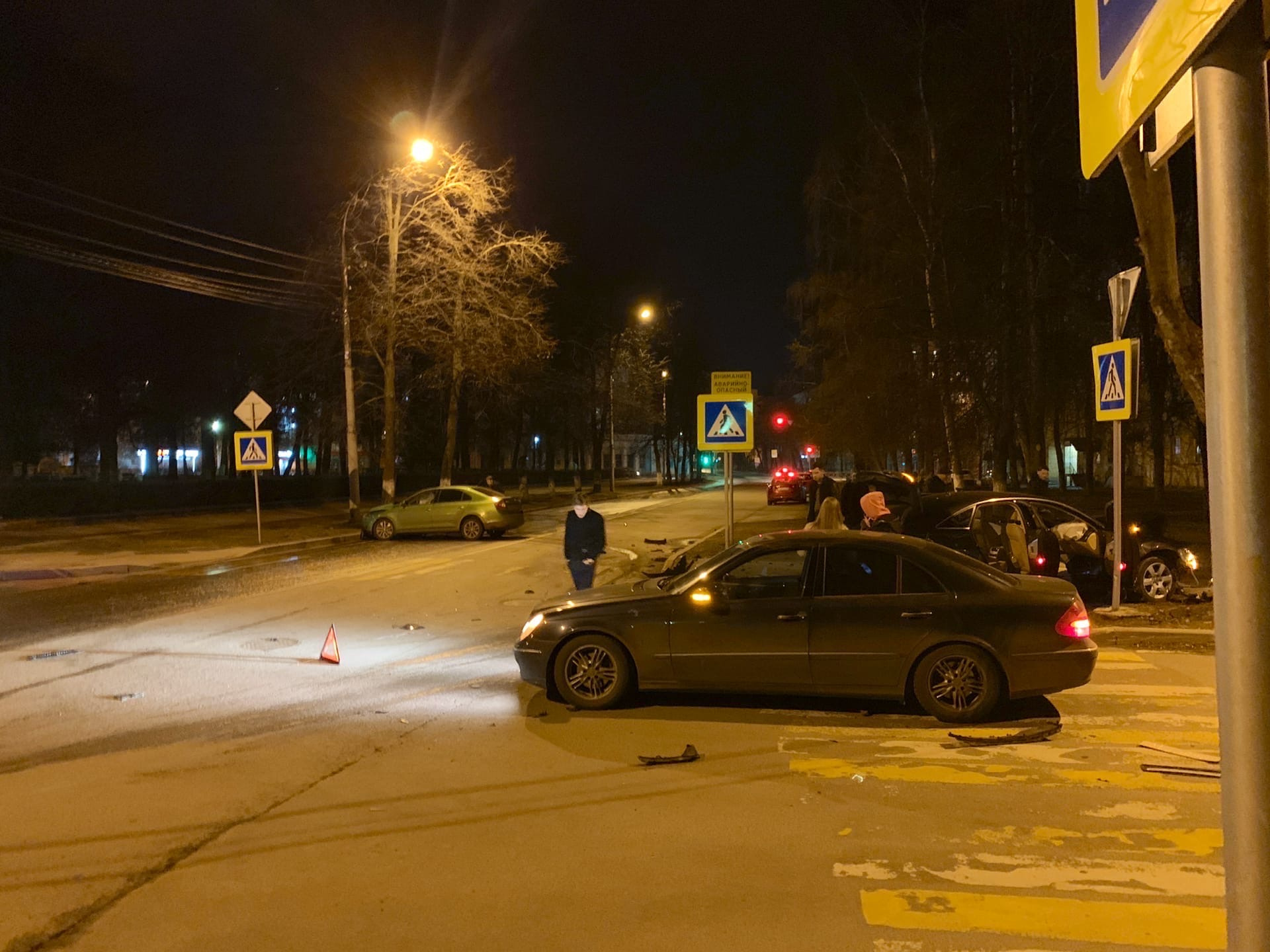 Аварии 9 мая. Фото перекрёстка ул Чехова Угличская в Ярославле. Авария в Ярославле 05 05 22г на вечером.