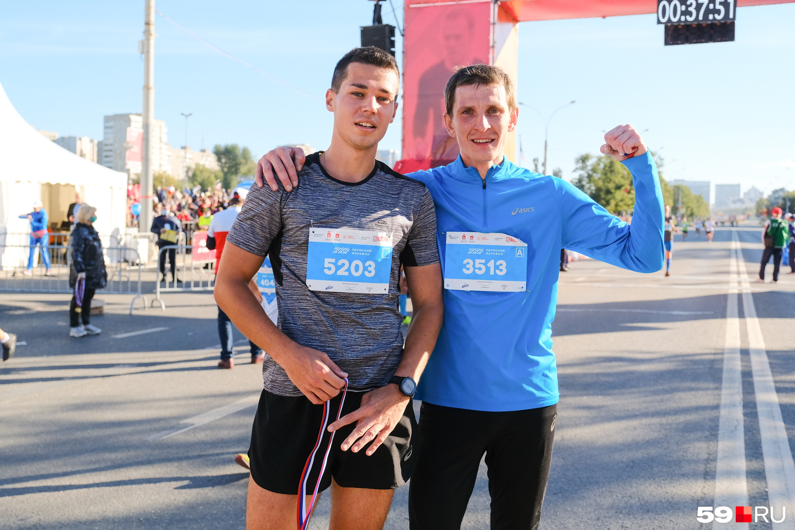 Спортсмен марафонец. Марафон порядка. Московский международный марафон. Порядок марафонов бразговской. Марафон новосибирск.