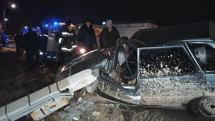 Машина всмятку и рухнувший столб: страшная авария произошла в Арзамасском районе