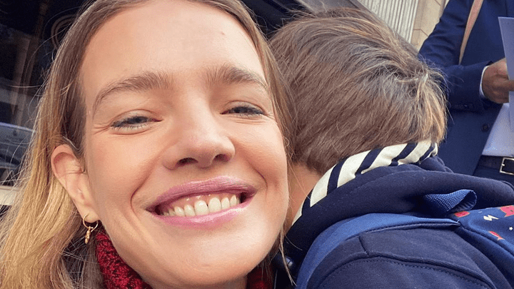 Наталья Водянова отвела младшего сына в новую школу. Гордится, что обошлось без слез