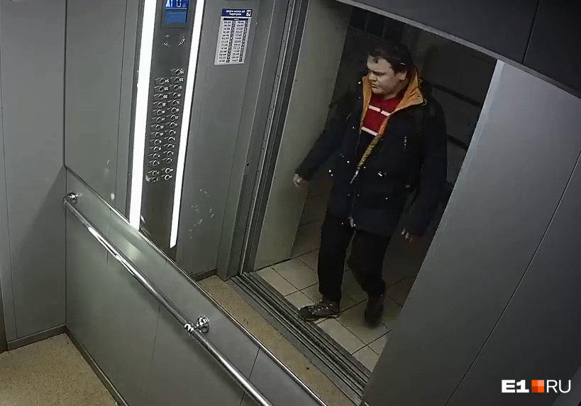 Владимир Таушанков после погони поднялся на 9-й этаж и закрылся в квартире 
