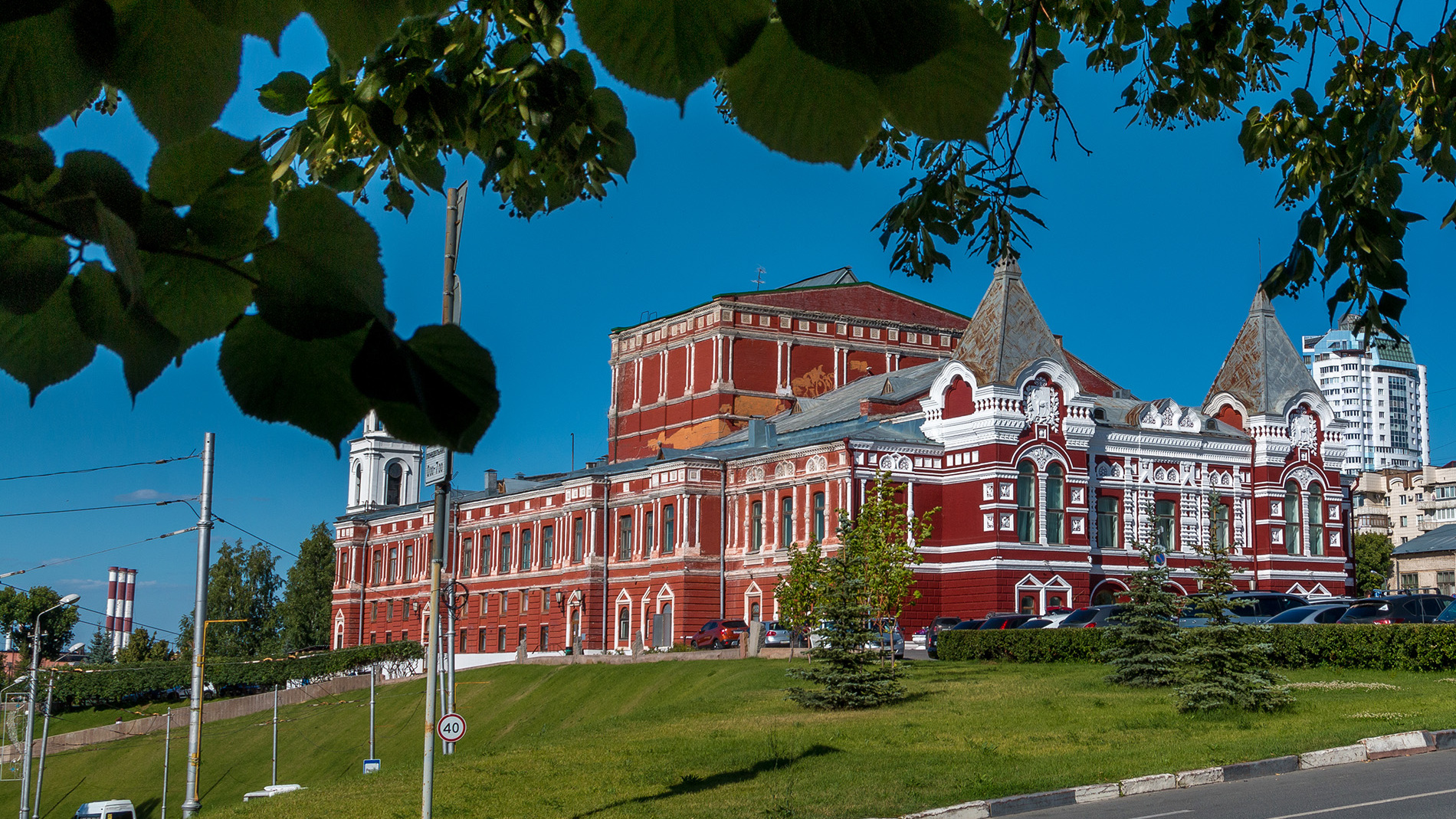 Самарский театр красное здание