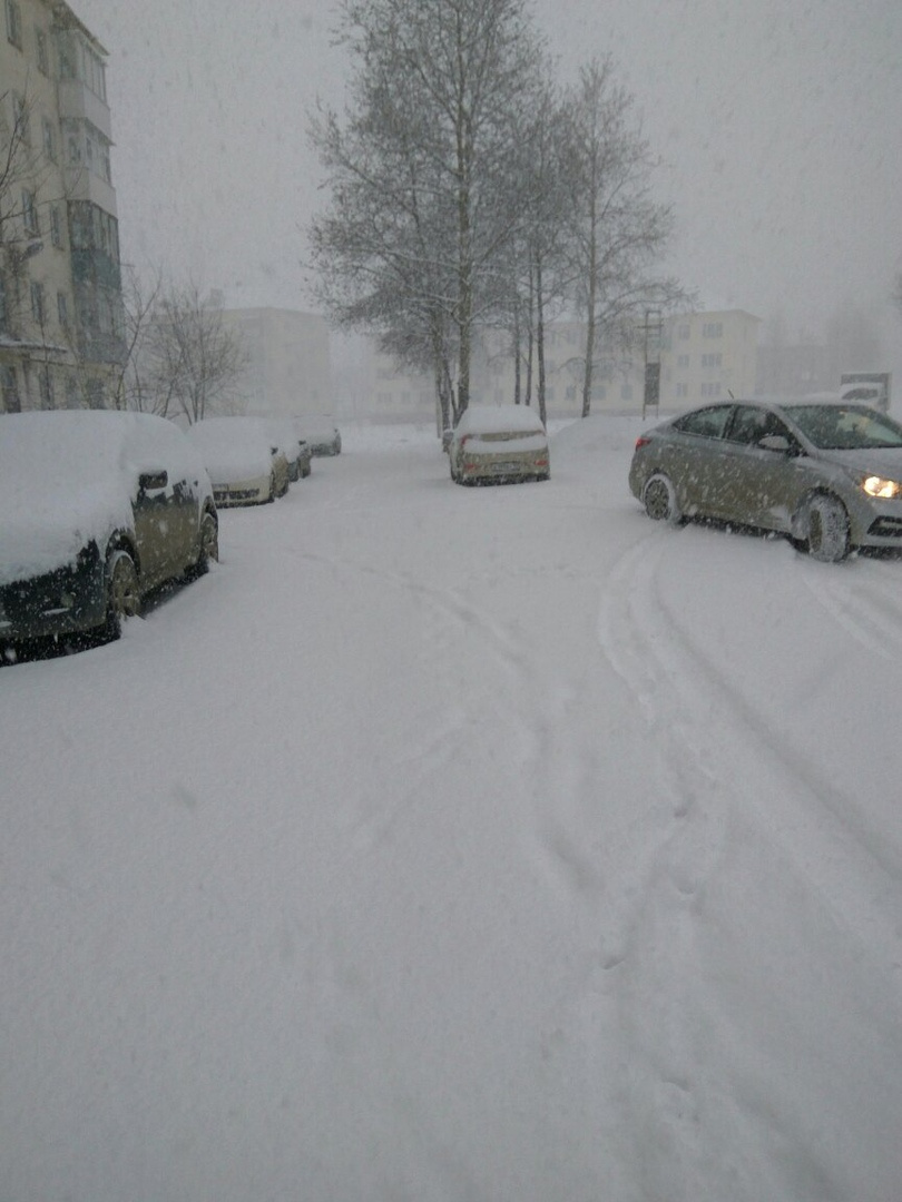 В крае выпал снег. Сугробы в Перми. Снегопад Пермского округа. Снегопад в Перми. Снег в Пермском крае сегодня фото.