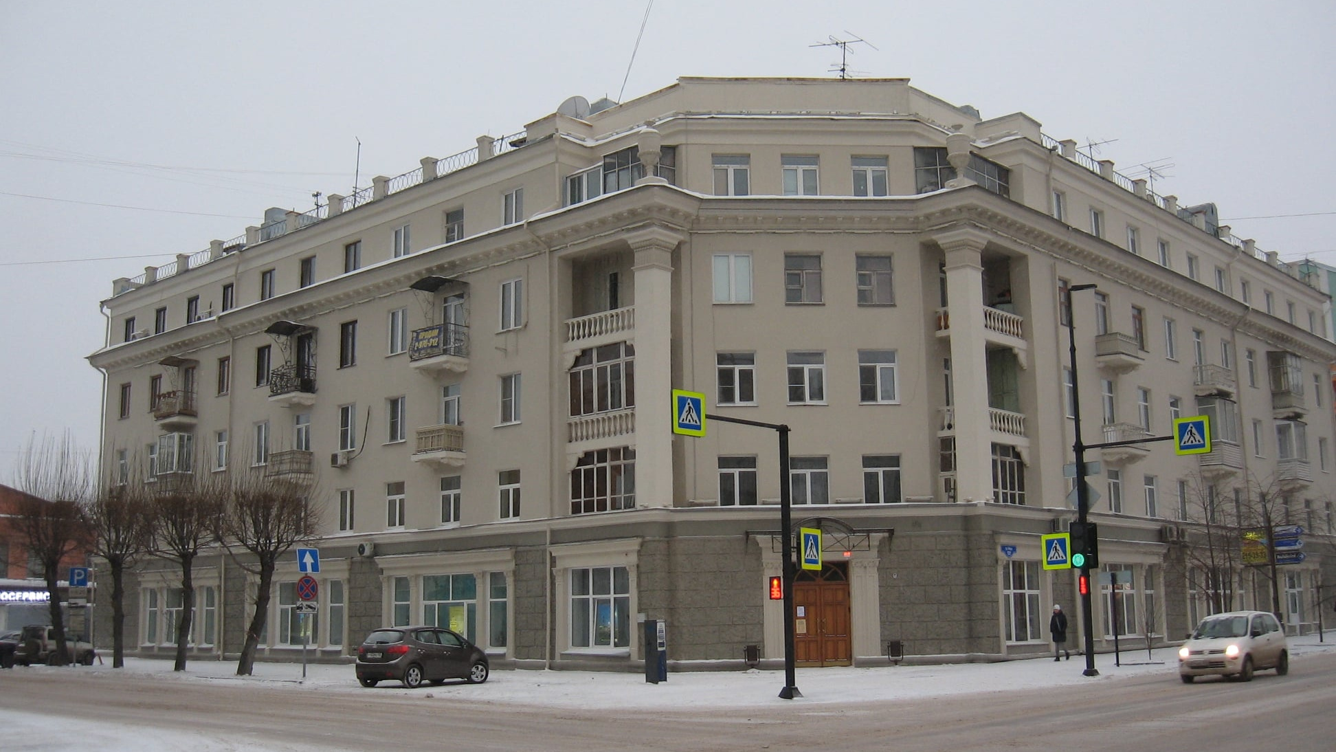 «Почему так серо?»: общественник раскритиковал цветовую гамму обновленных фасадов Красноярска