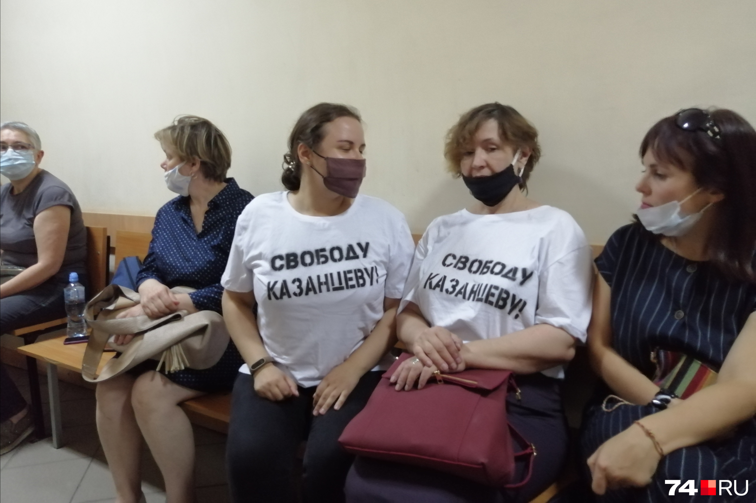 Ждать решения суда слушателям придётся в коридоре Ждать решения суда слушателям придётся в коридоре